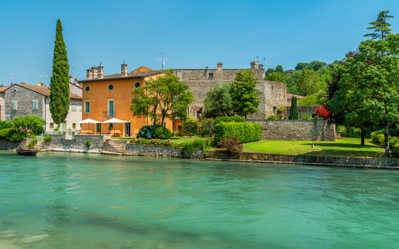 FIUMI, BORGHI E CITTÀ